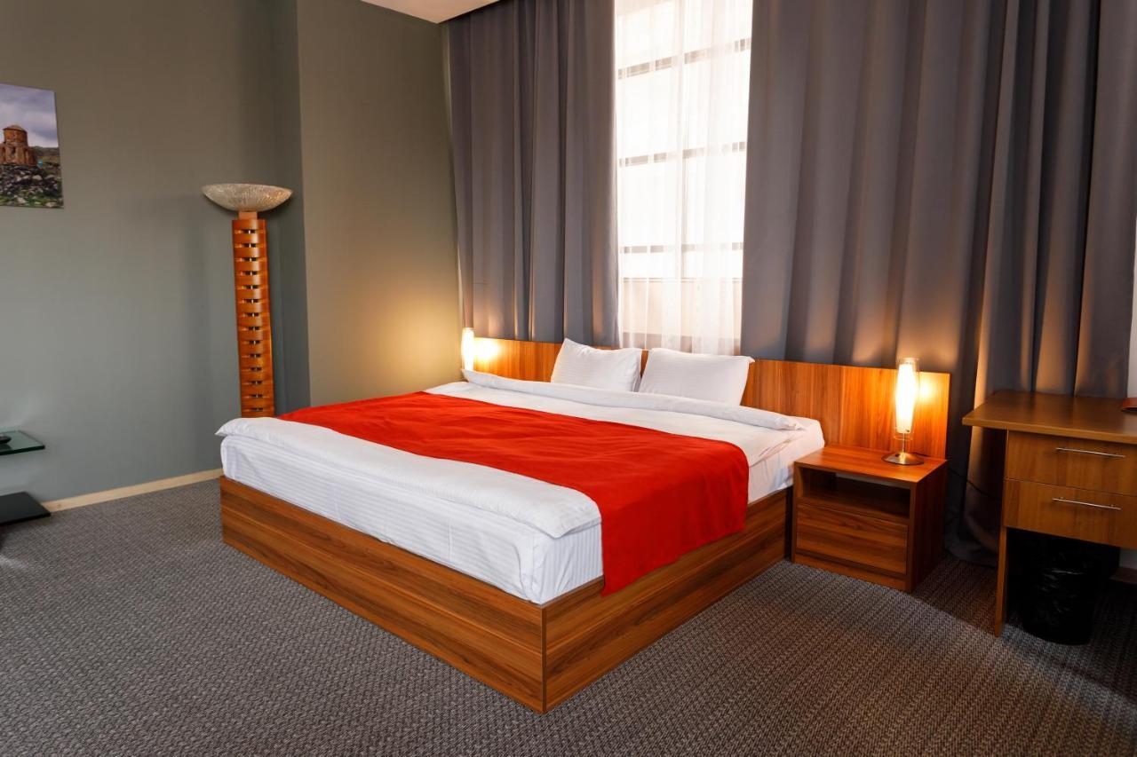 Moscow House Hotel Γιερεβάν Εξωτερικό φωτογραφία